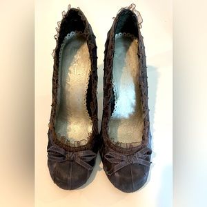 Vintage ruffle heels